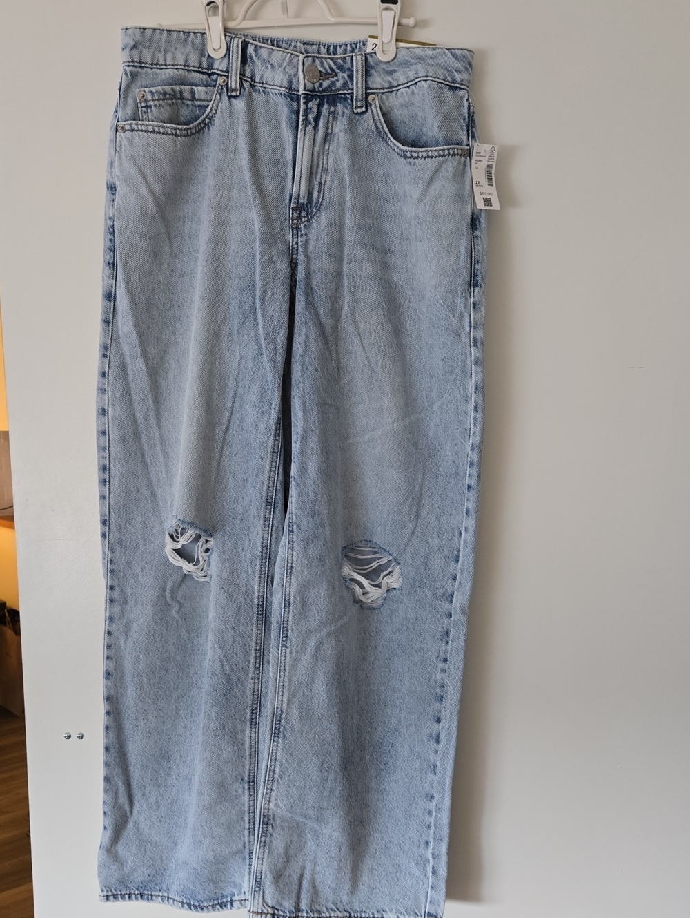 Reitmans Light Blue Straight-Leg Ripped Women’s Jeans